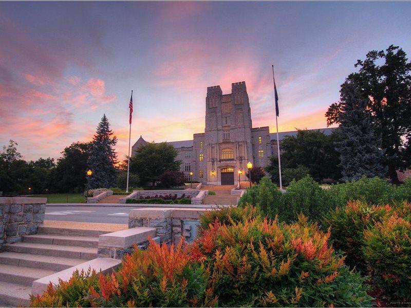 The At Virginia Tech - On Campus Hotel 4*