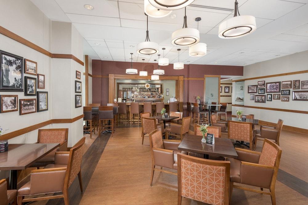 The At Virginia Tech - On Campus Hotel