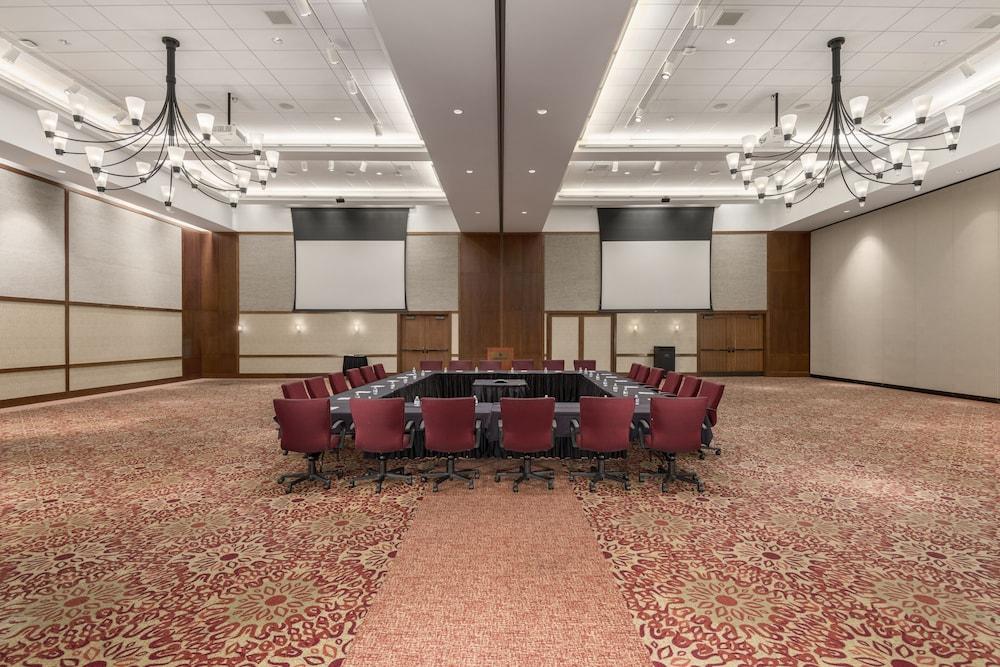 The At Virginia Tech - On Campus Hotel